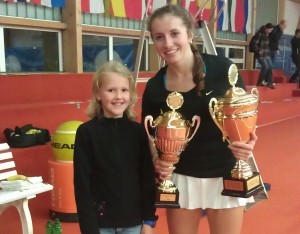 2012-10-28_Ismaning_Büschl-Open_Emily mit Annika Beck