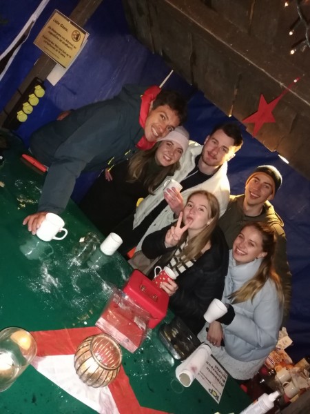 Weihnachtsmarkt 2022 letzte Schicht zu später Stunde